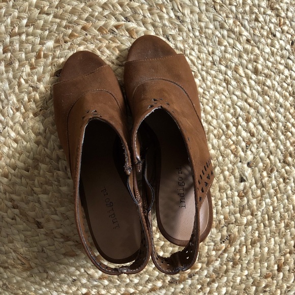 Brown heel peep toe sandals. Like-new - Picture 3 of 7